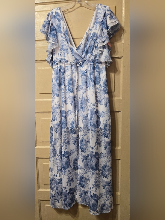 Peach Love California Dresses & Skirts - Peach Love California Cottage Blue White V-Neck Flutter Sleeve Maxi Dress